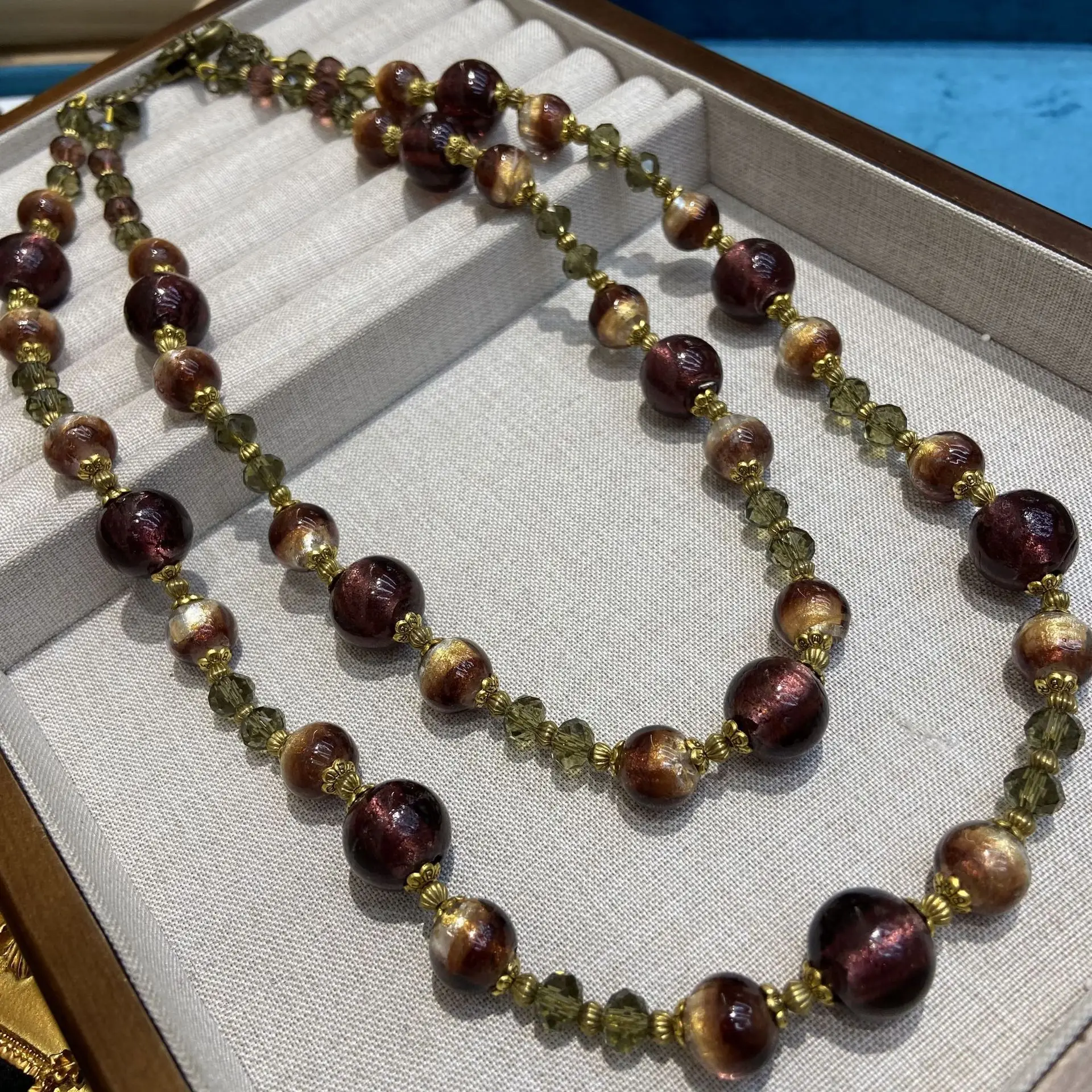 

Ожерелье из муранского стекла в стиле ретро 2025 года, легкие роскошные винтажные украшения для женщин