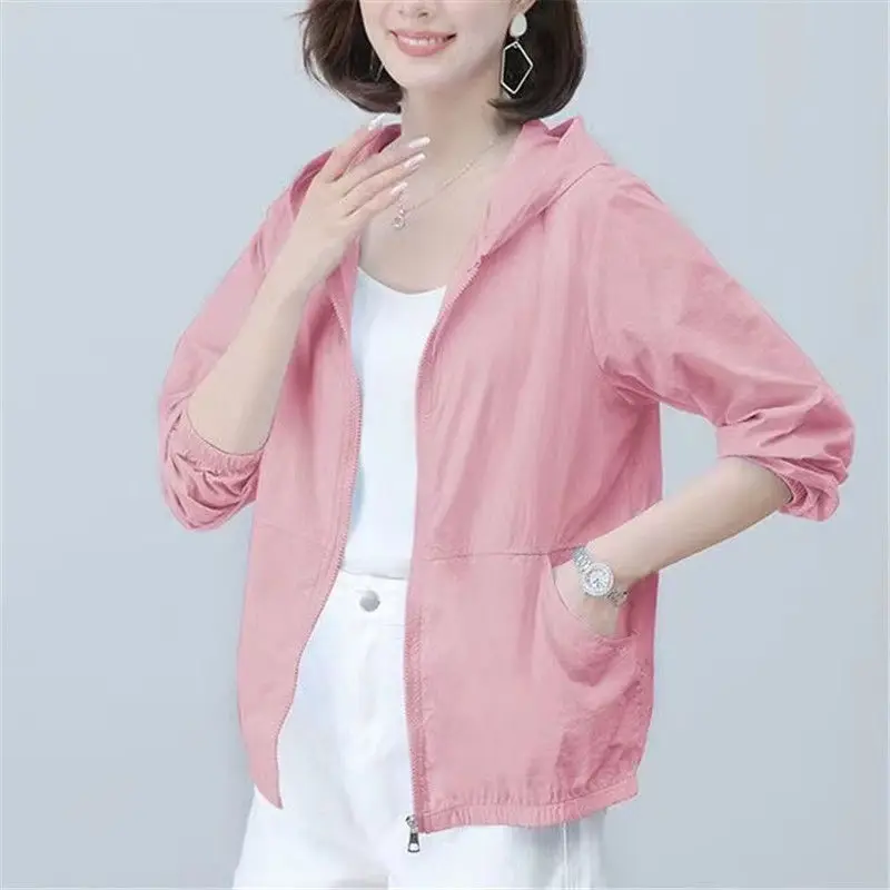 Chaqueta cortavientos informal de manga larga para mujer, abrigo fino con capucha y protector solar, chaqueta Bomber con cremallera, prendas de vestir sueltas Q856 exteriores, novedad