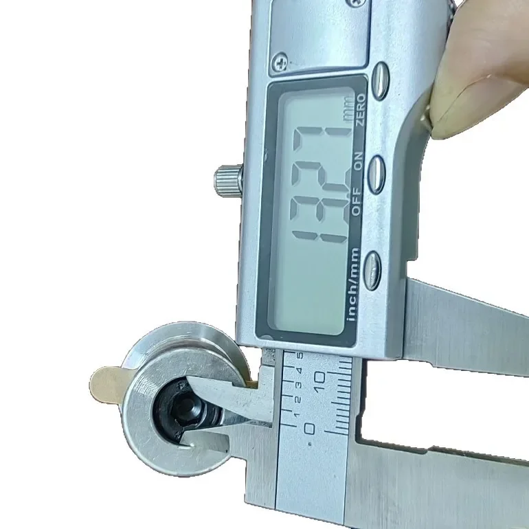Ultrasonic Oscillator For Spot Welding And Hammer Flattening Machine In Shoe Making