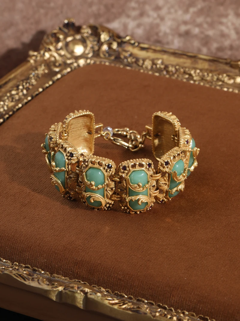 Vintage-Armband aus imitiertem Jade, Naturstein, 18 Karat Goldfarbe, für Damen, breiter Armreif, Accessoires, Strass-Schmuck, neue Trends, hohe Qualität