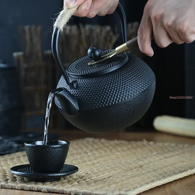 

Japanese Iron Tea Pot with Stainless Steel Infuser Cast Teapot Kettle for Boiling Water Oolong 300/600/900ML