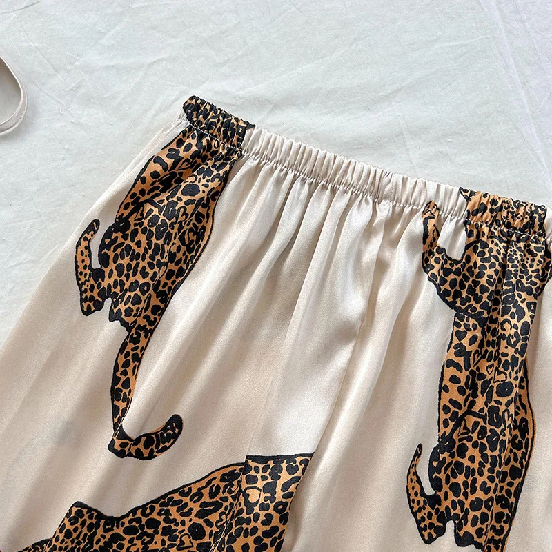 Summer New Ladies Sexy Pajamas Leopard Print Suspenders Trousers Set Fashion Simulation Silk Senior Sense of Home Wear Pajama Se