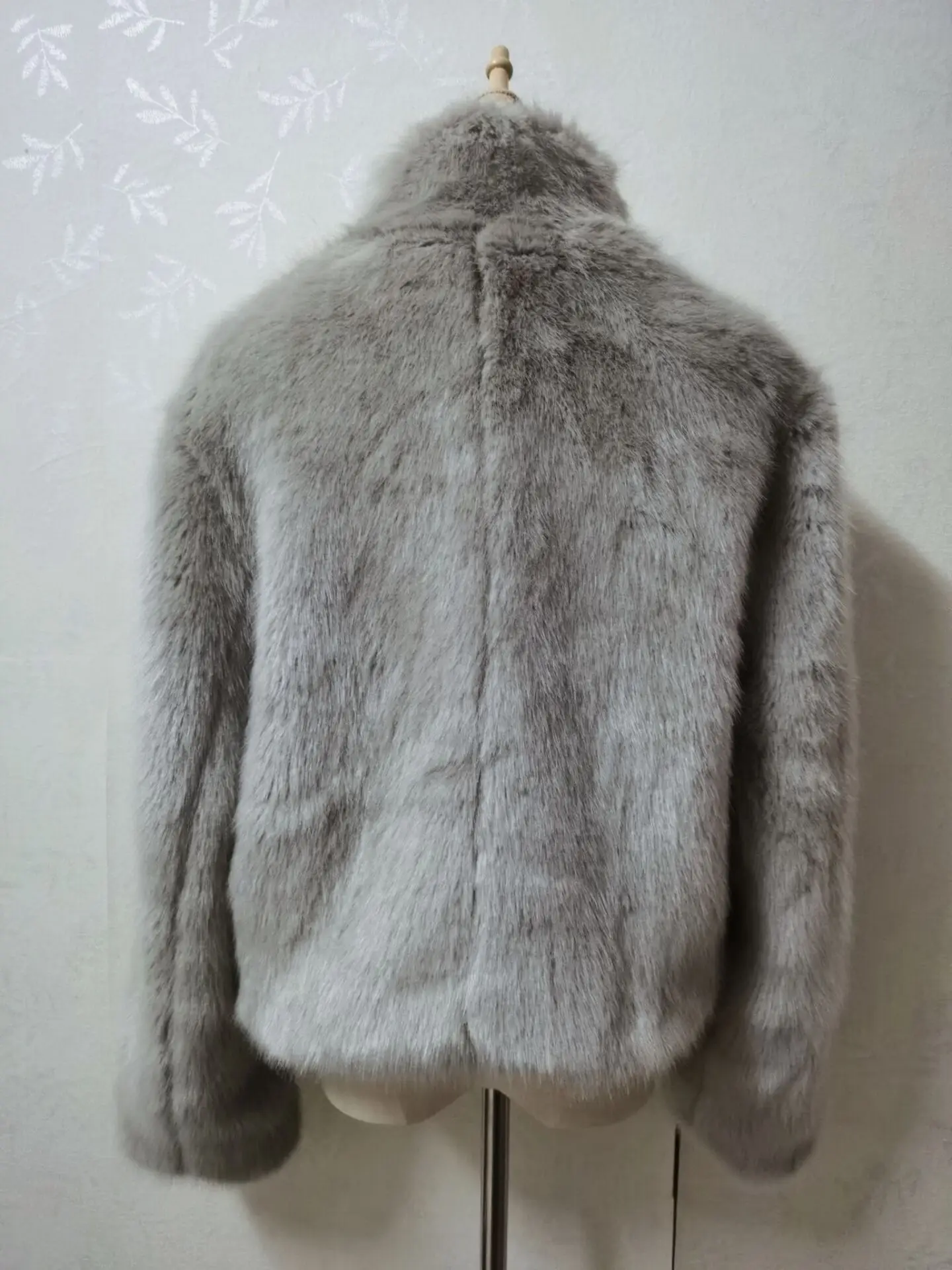 High Quality Winter Gray Lapel Stand Collar Hairy Shaggy Faux Fur Coat Women Full Sleeve Furry Warm Jacket Short Outercoat