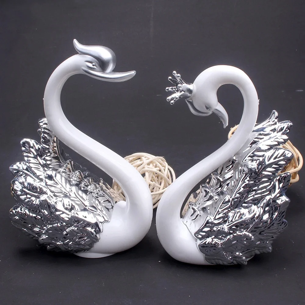 Mini Swan Couple Model Figurine Collectibles Car Interior Wedding Cake Decoration Wedding Gift for Guest Home Accessories