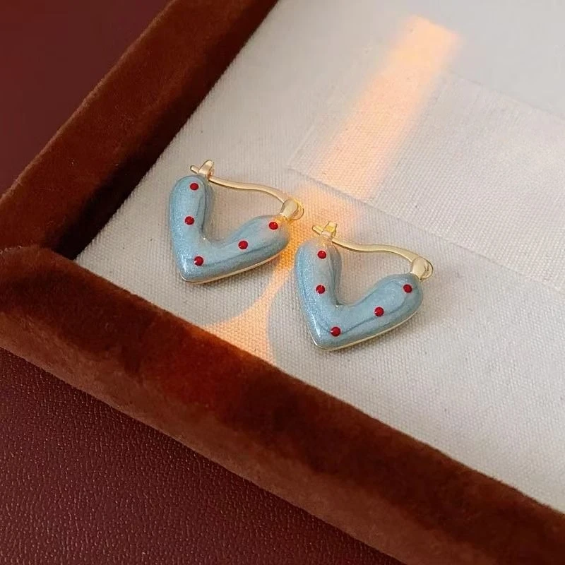 2025 New Personalized Creative Heart Drop Earrings Ladies Fashion Simple Design Daily Hundred with Jewelry Gifts