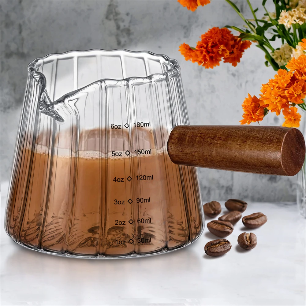 

1 wooden-handled coffee cup 180ml with clear markings, espresso cup, V-shaped mouth, single cup milk frothing measuring cup