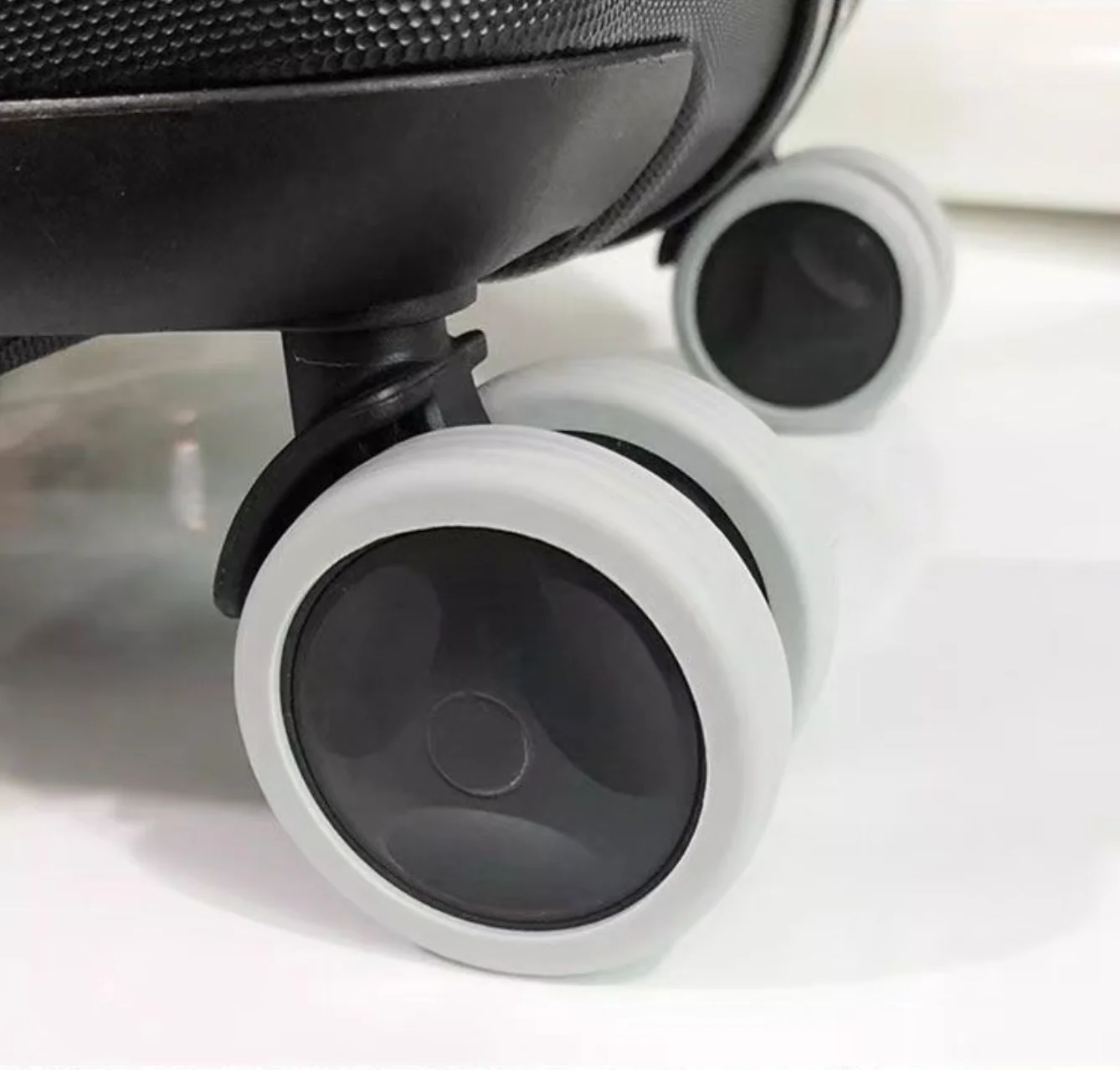 8Pcs Luggage Wheels Protector Rings Silicone Luggage Accessories Wheels Cover For Most Luggage Reduce Noise For Travel Luggage