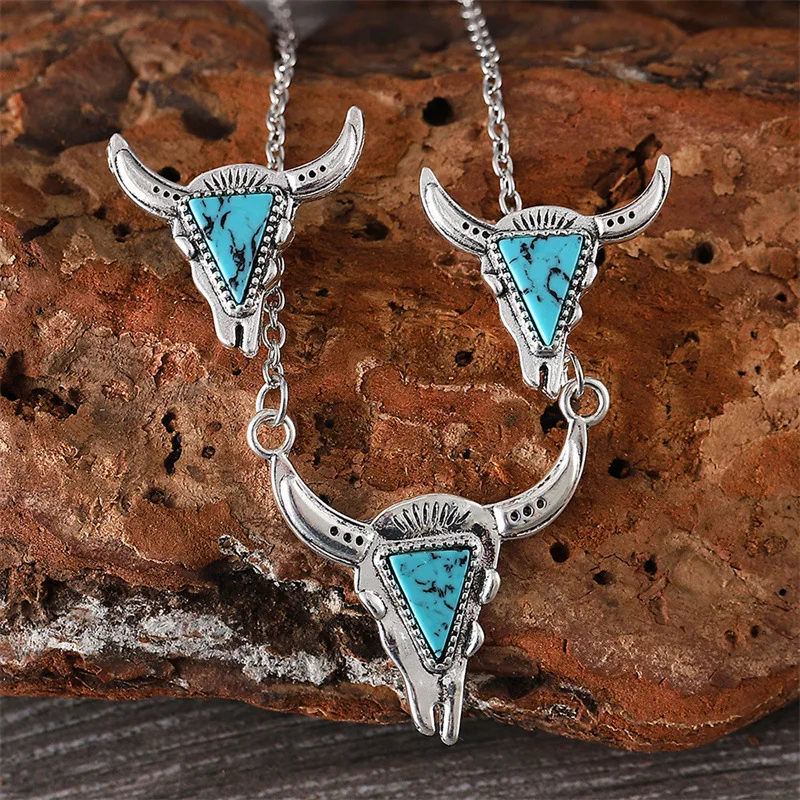 Cowgirl Cowboy Jewelry Wholesale Western COW BULL HEAD with Turquoise Stone Necklace Bohemian Vintage Handmade Bull Necklace