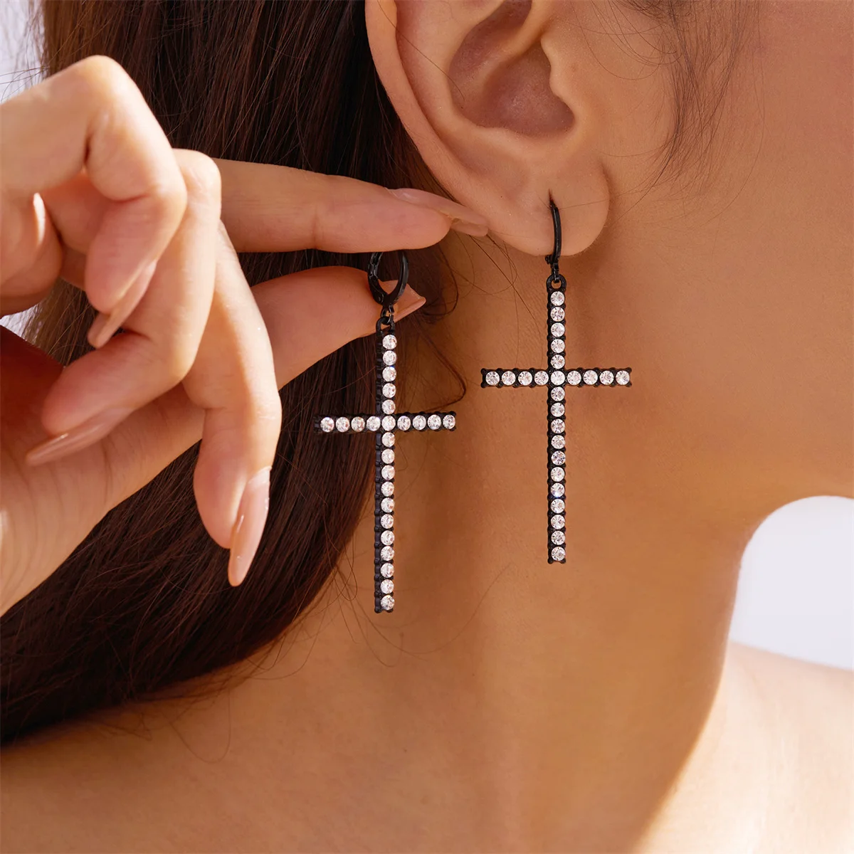 Pendientes minimalistas de moda con forma de cruz de perla de imitación de circón para mujer, aretes colgantes de cruz de Jesús gótico Punk, joyería de fiesta