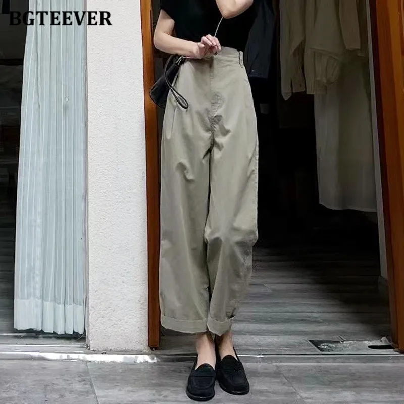 

BGTEEVER Spring Summer Pockets Straight Pants for Women Causal Loose Single Button Ladies Cotton Pants