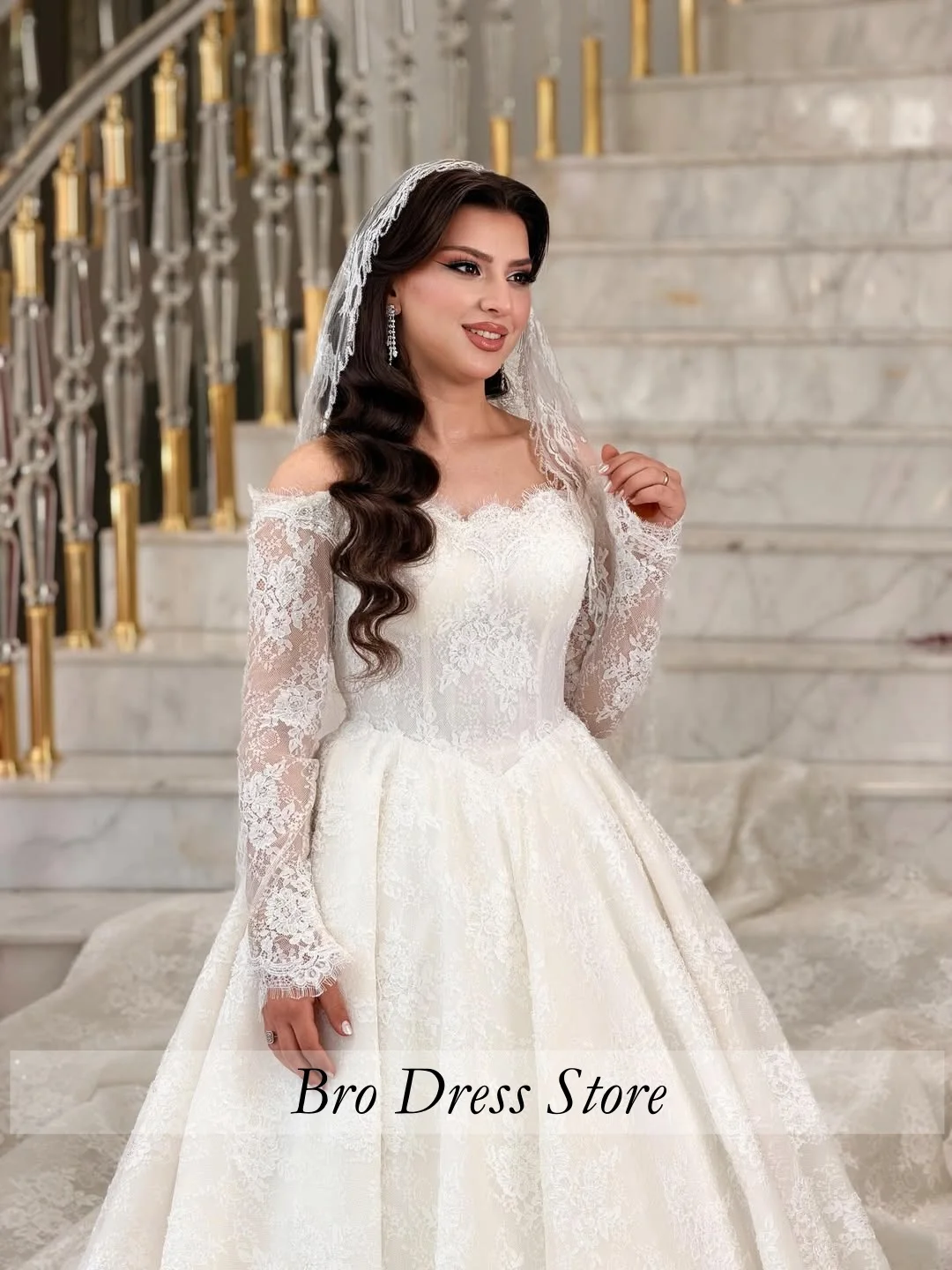 Customzied Exquisite Dubai Ball Gown Wedding Dress Elegant Off Shoulder Long Sleeve Beaded Arabic Bridal Gown Vestidos De Novia