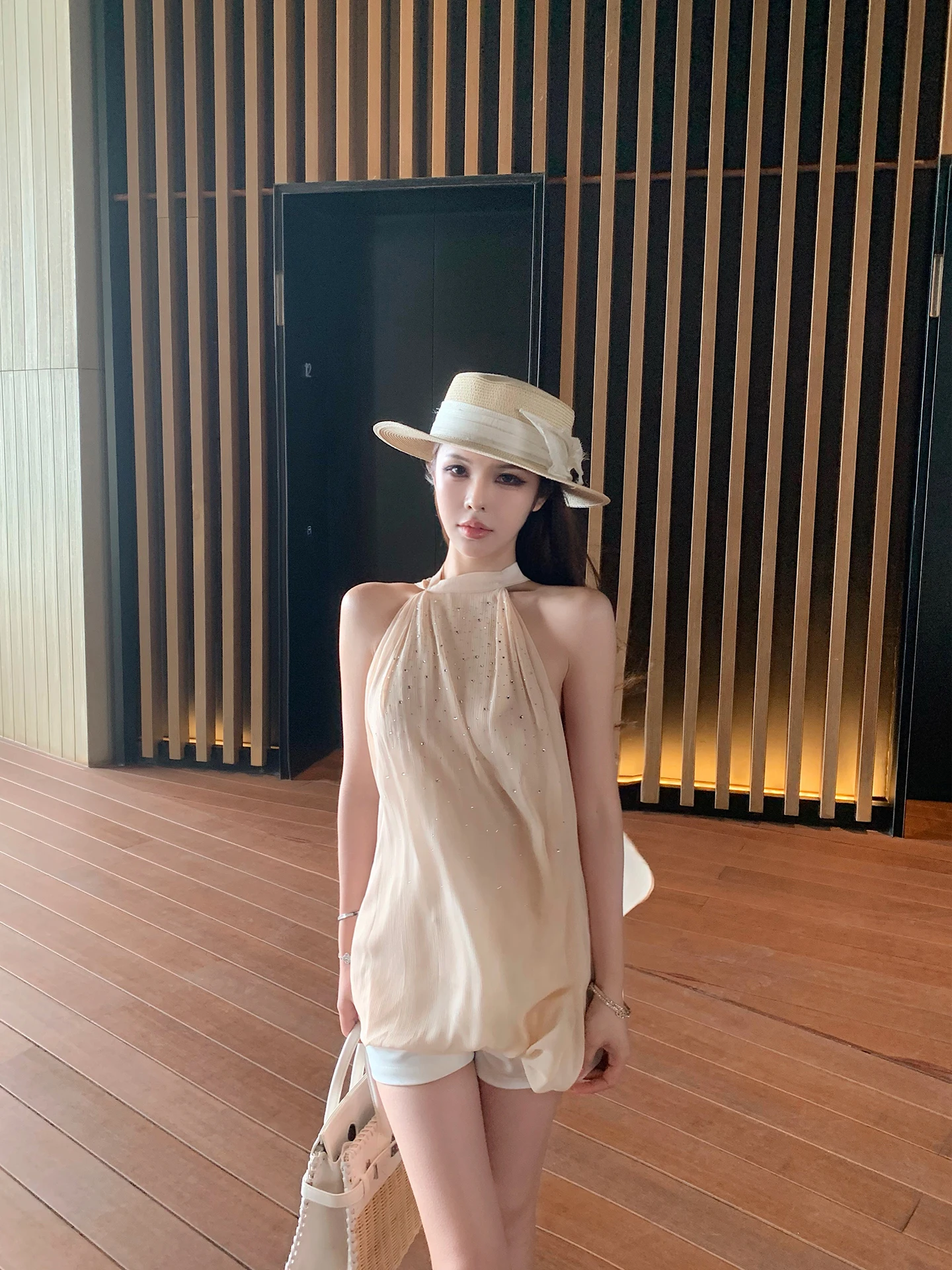 

Женский шифоновый топ Onelady Gentle Style с пайетками на вырезе, без рукавов, с открытыми плечами, укороченный, прямого кроя, весна-лето