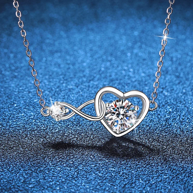 Platinum PT95018k Gold Necklace, Moissanite Pendant, Light Luxury Heart-shaped Pendant, 1 Carat Moissanite Necklace