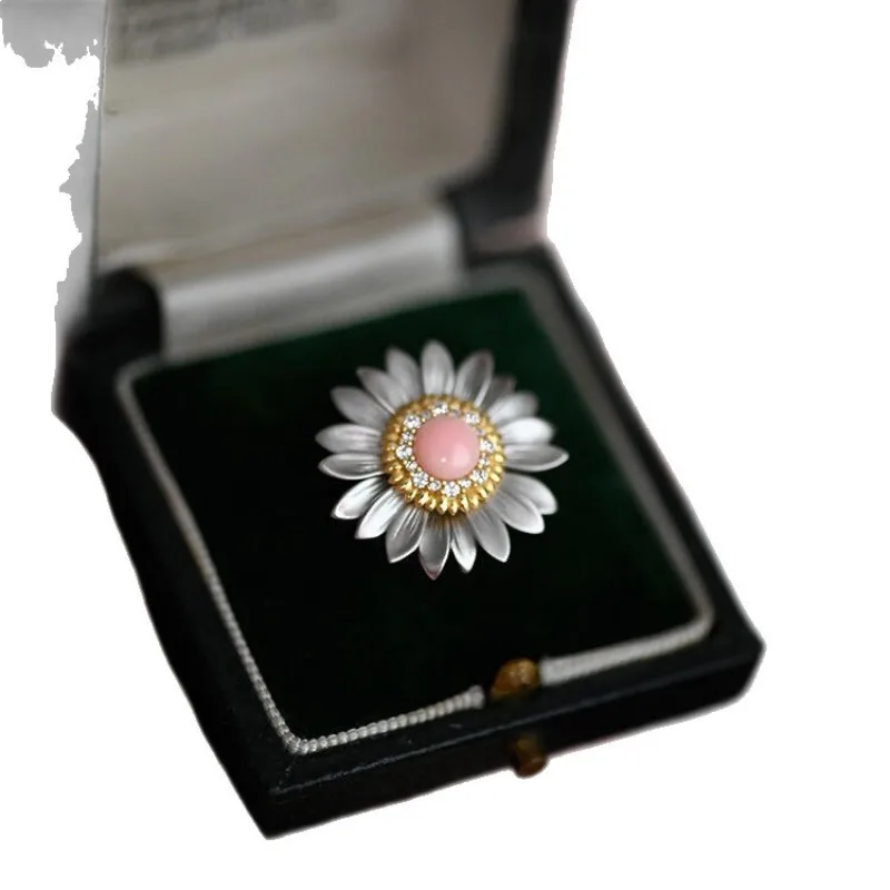 Xiaohongshu نفس نمط القرون الوسطى أواخر الصيف ديزي حلقة مفتوحة المرأة المتخصصة الأزياء الخفيفة الفاخرة الرجعية مجوهرات أنيقة