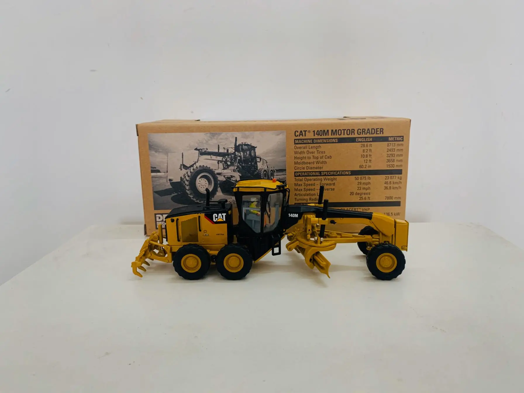 Dm 140M Motor Grader 1:50 Schaal Metaal Door Diecast Masters 85236c Verzamelmodel Nieuw In Doos