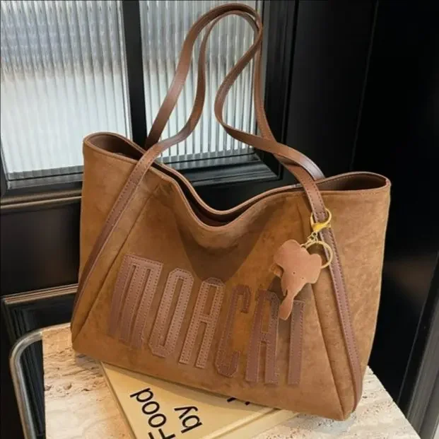 Retro Large Capacity Women's Shoulder Bag Commuter Tote Bag 2026 New Style Mini Splicing Contrast Color PU Material Handbag