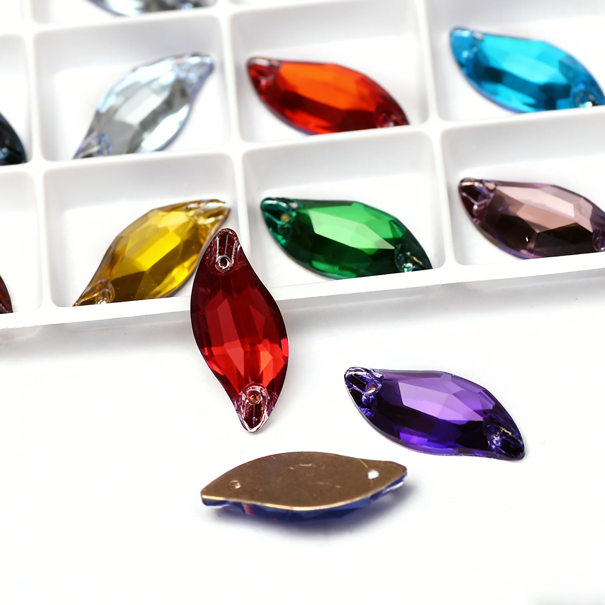 

Leaf Rhinestone Colors Strass Sew-on Stones Shiny Crystal Rhinestones Sewing Stones for Wedding Dress Garment Decoration