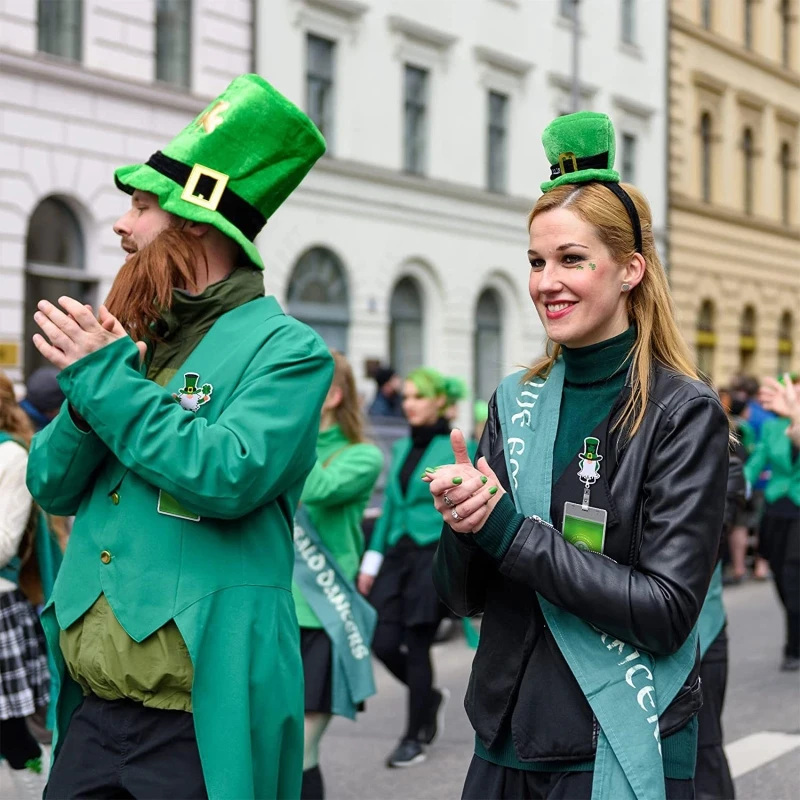 E9LB Cute Name Tag Holder 360 Spinning Retractable Felt Badge Reel for Kids Rewards