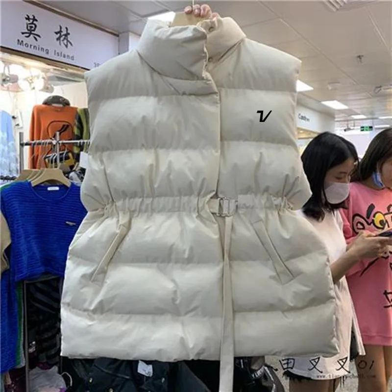 신상재킷 Autumn Winter Golf Wear Women 2024 New Authentic Golf Vest Fashion Retract Your Waist Padded Vest Women Golf Clothes 골프조끼