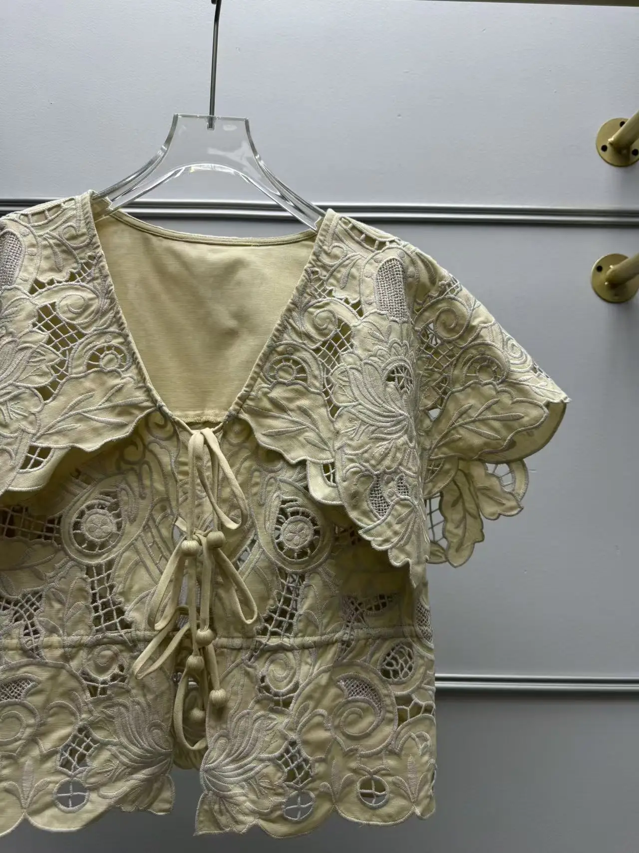 

Женский топ из смеси хлопка и льна в стиле ретро с вышивкой V-Ne и поясом для осеннего сезона