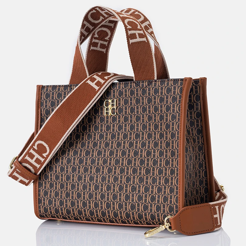CH Monogram Embossed Tote Bag - đánh giá và giá Tote Bag Leather Monogram