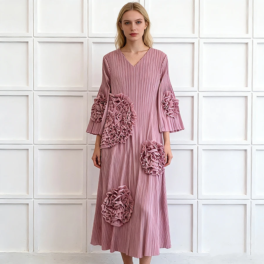 

Ele Loose Silhouette Dr with Pleated Decorative Plate 3D Flower Embelliment Stage Costume Ethnic Faion Women