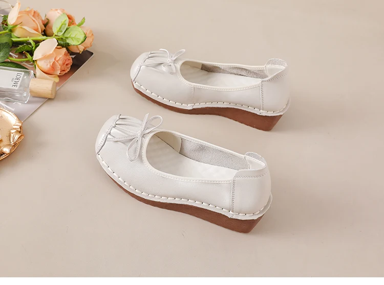 Neue Vintage-Pumps mit plissierter Schleife, Damen-Keilabsatzschuhe, flache Schuhe aus echtem Leder, handgefertigte Slip-On-Loafer für Damen, Retro-Hochzeitsschuhe in Rot. – Detail 22