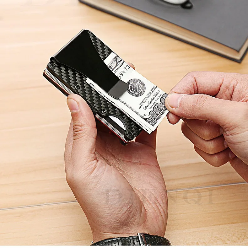 The carbon fiber card case anti-demagnetization men's multi-functional wallet is light, thin and portable
