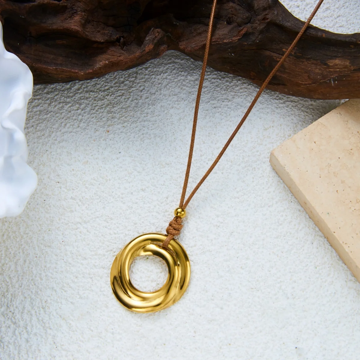 Halskette mit Anhänger in Form einer hohlen Wassertropfen-, Kreis-, Herz- oder Blumenform aus Edelstahl für Damen und Herren, minimalistischer, geometrischer Schmuck mit Wachsschnur. – Detail 30