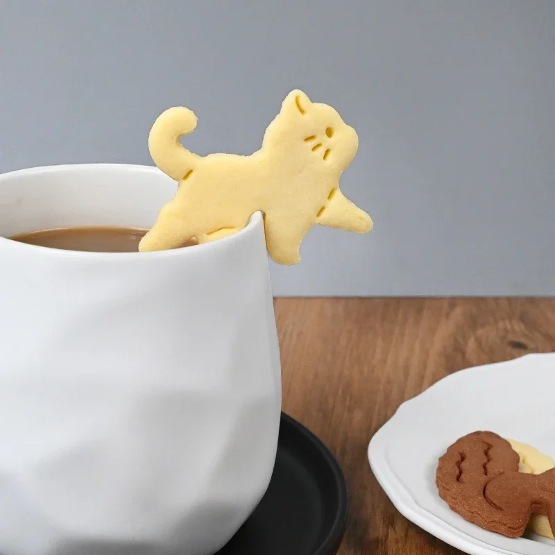 Hanging Cup Squirrel Biscuit Mold Cartoon Animal Fawn Bird Cat Cookie Cutter 3D Cookies Fondant Mold Cake Decorating Baking Mold