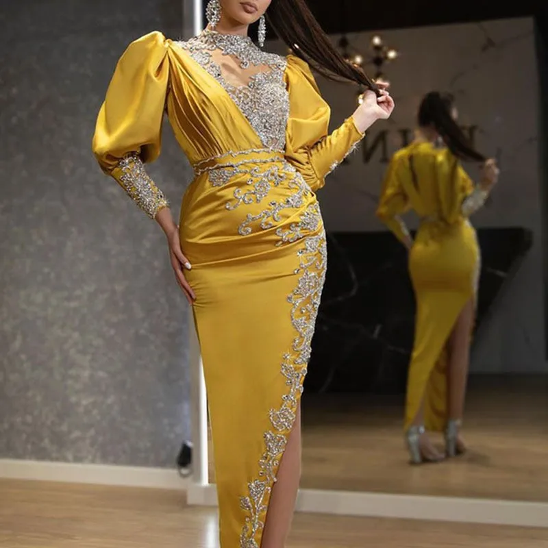 

A new style of grand dress with golden tail