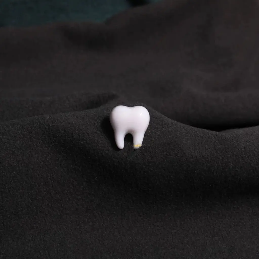 4-Piece Cute Brooch Pin Badge Accessories for Student Clothing Short-Sleeve Shirts Bags Decorative Creativity Gifts
