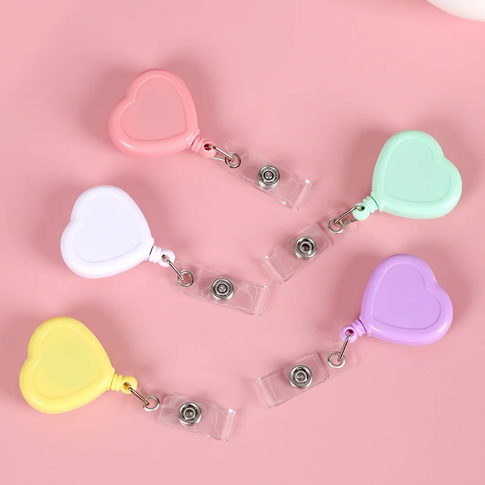 

Lightweight Retractable Badge Reel Creative Colorful Easy To Pull Buckle Clip Retractable Heart-Shaped Badge Holder