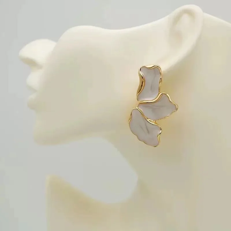 2PCSFashion Delicate Gold Plated Lrregular Back Earrings Heavy Design High Quality Cream Flower Earrings, The Best Family Gift F