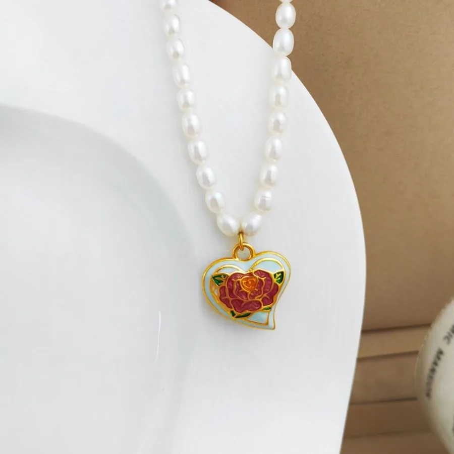 

Copper Plated Real Gold Temperament Cultured Pearl Necklace Sweet Flower Love Necklace Clavicle Chain
