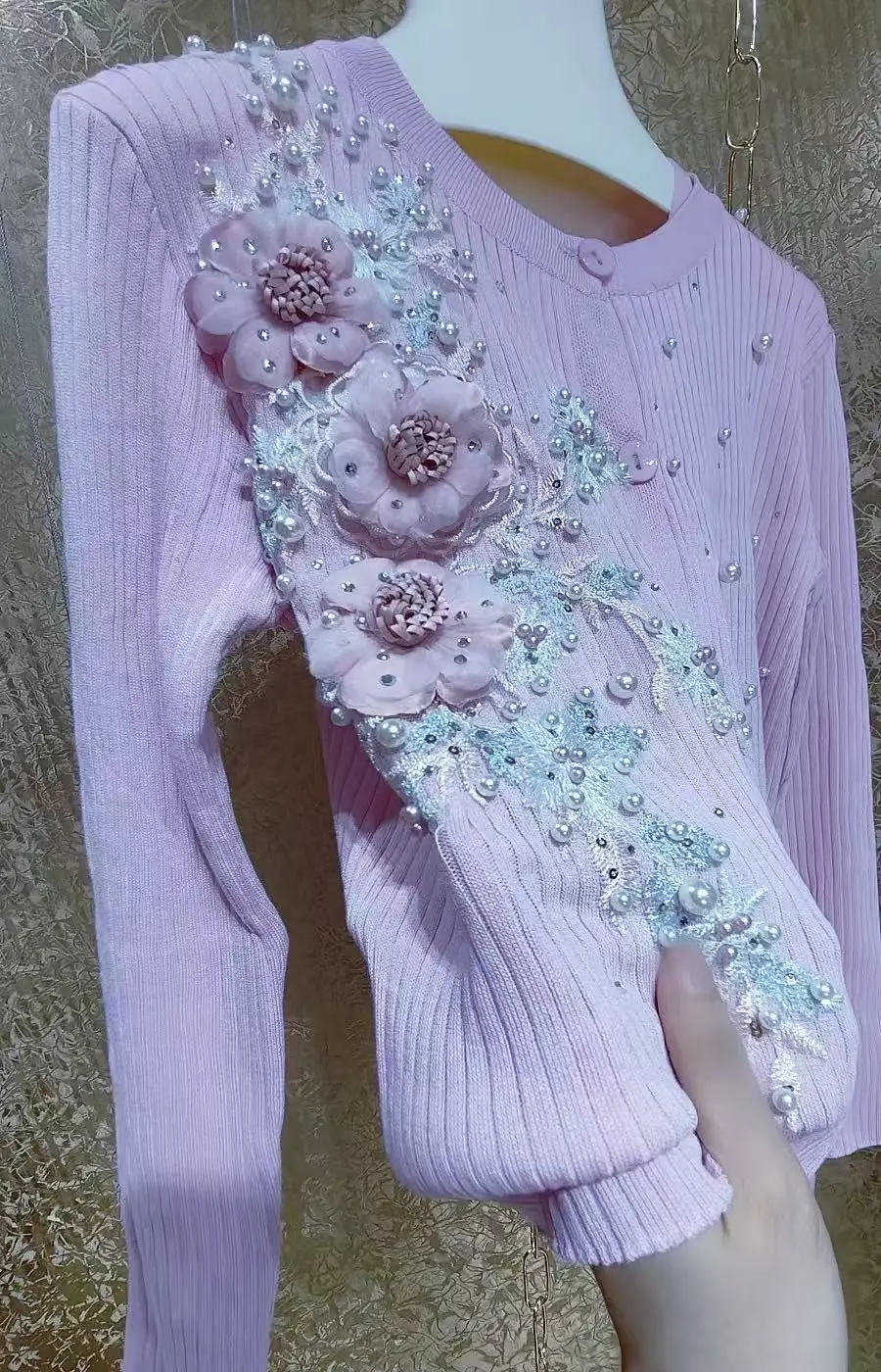 

Spring 2025 Luxury Pearls Embroidered Flares Knit Cropped Cardigan Women Heavy Industry Beads 3D Flower Outwear Short Sweater