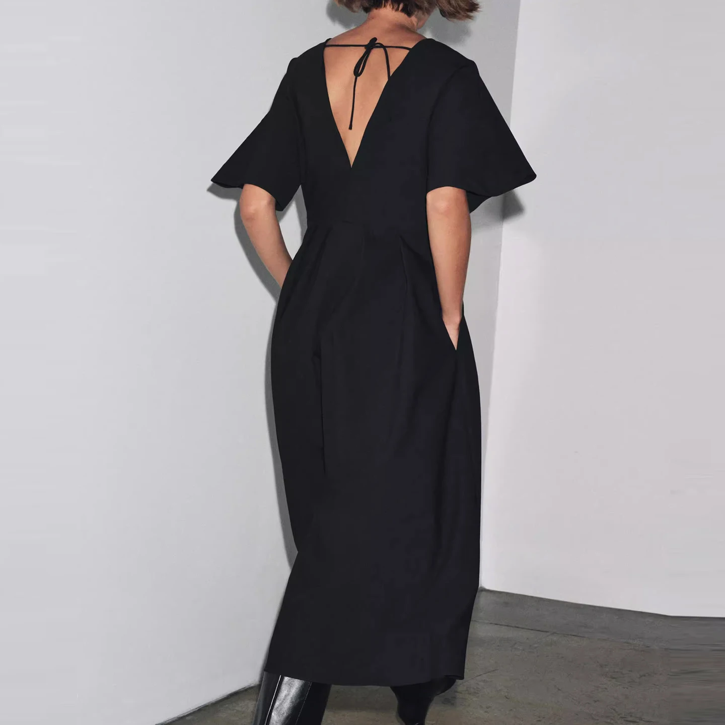 فستان نسائي طويل من Z بأكمام قصيرة وياقة على شكل V، تصميم أنيق وعصري لعام 2025 #3