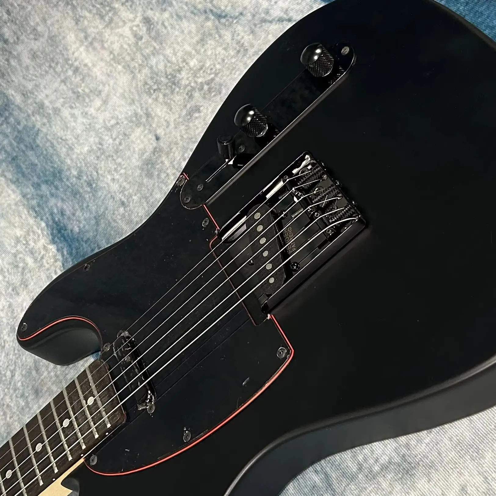 Hot Sale Electric Guitars Matte Finish Black Color Mahogany Body view 3
