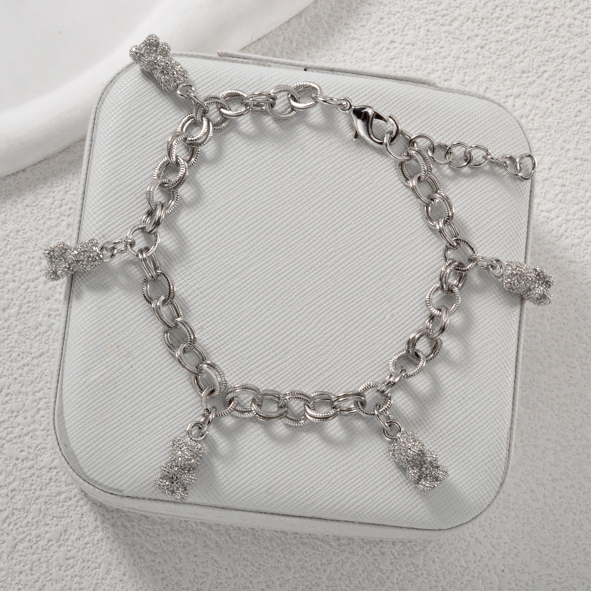 New Bear Pendant Luxury Bracelet for Women Cute Small Animal Metal Bangle Ladies Birthday Sunny Jewelry Wholesale Pendientes