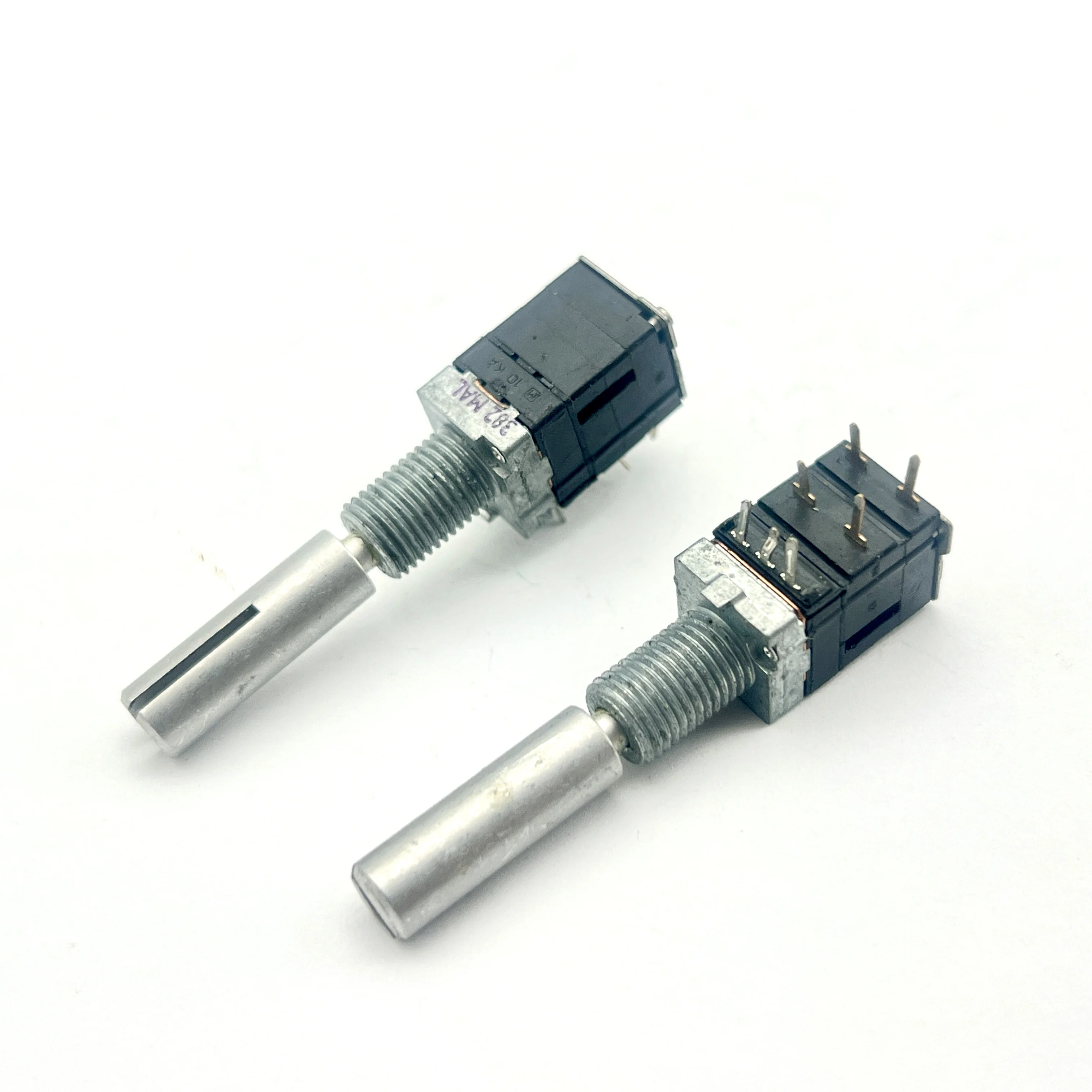 2 pcs Japan precision potentiometer single-gang with switch A10K shaft length 30mm split shaft volume control