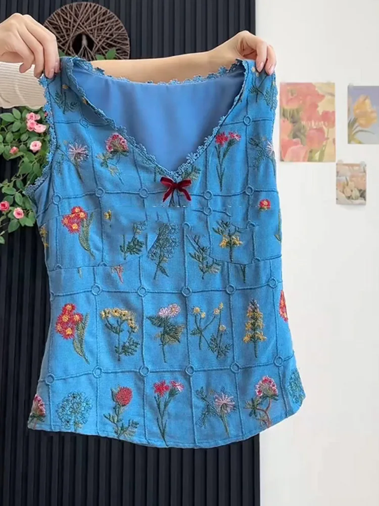 

French style romantic embroidery floral sleeveless vest shirt women's summer slim fit waist cinched sweet and spicy top