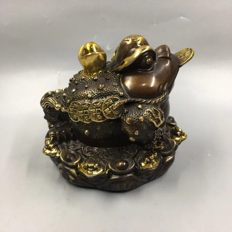 Bronze three-legged with lotus base, golden toad craft ornament