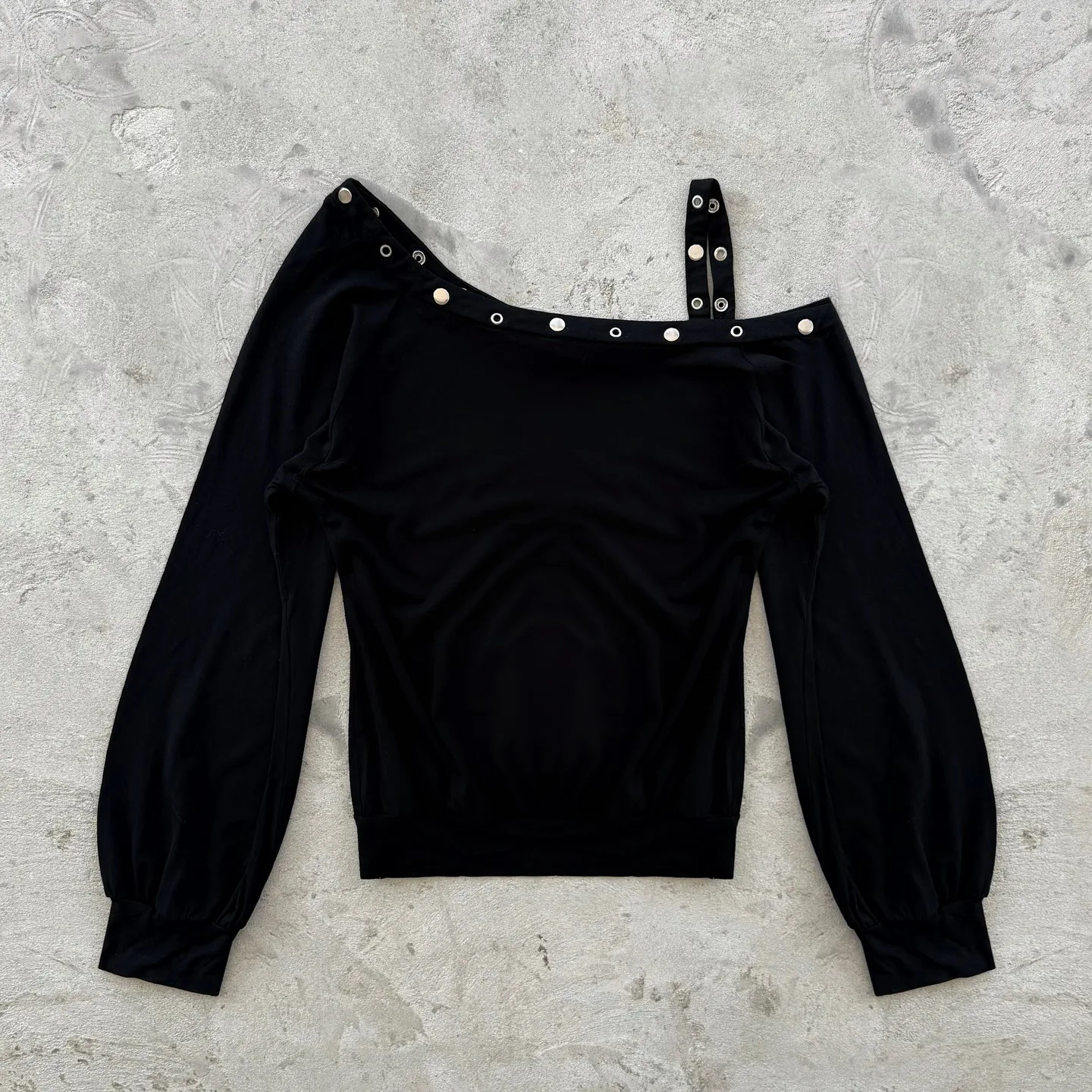 Y2K autumn and winter new women's long sleeved sloping shoulder revealing beautiful shoulder top, simple and versatile for daily