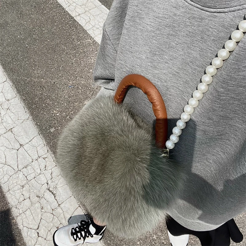 

Pearl Chain Embellished Winter Fur Bag Ladies Imported Fox Fur Fashion Shoulder Bag Soft Handle Design Fur Handbag