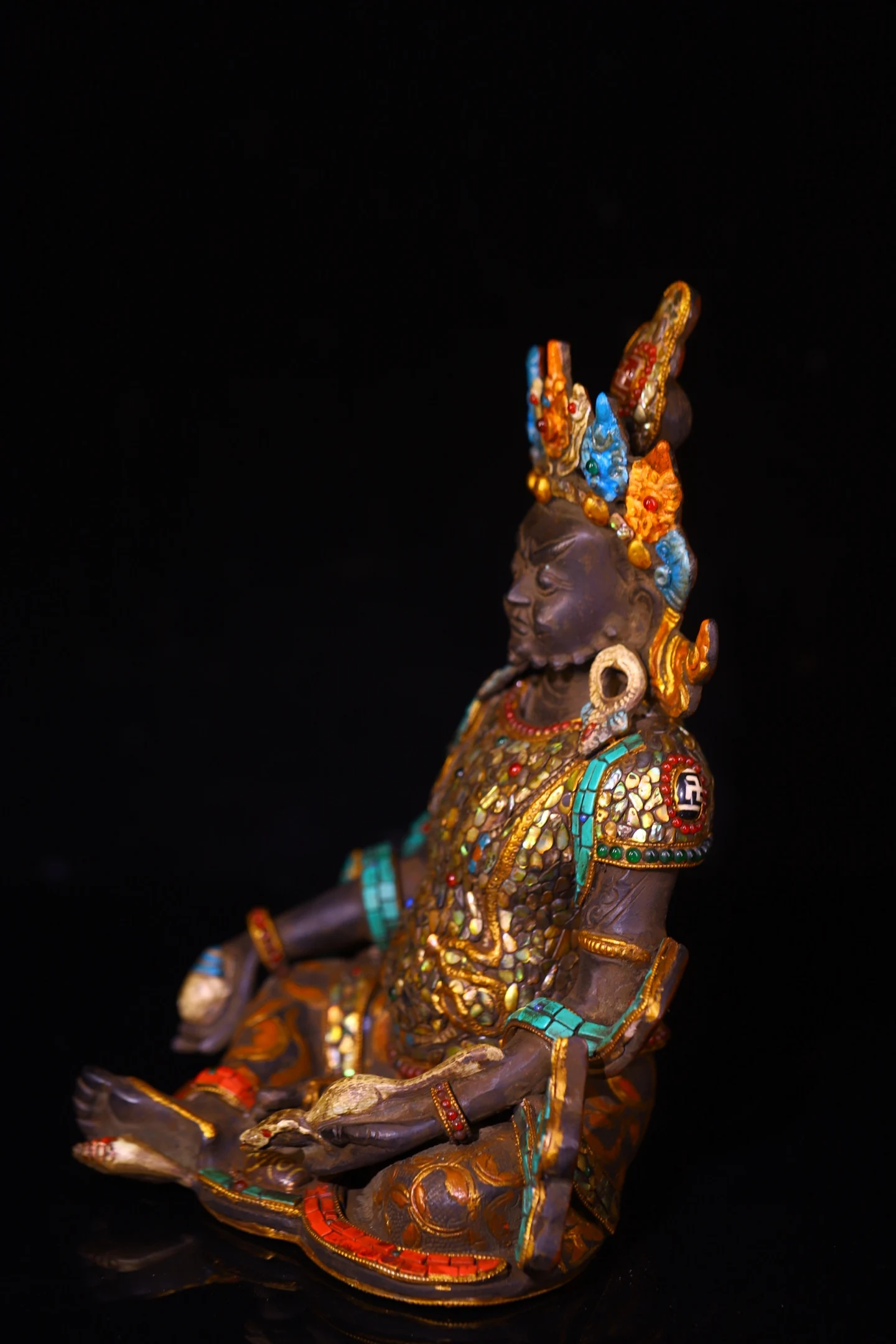 

Old Nepalese Folk Bronze Painted Mosaic Gem gZi Beads Shell Turquoise Yellow Jambhala Sitting Buddha Worship Hall Town house
