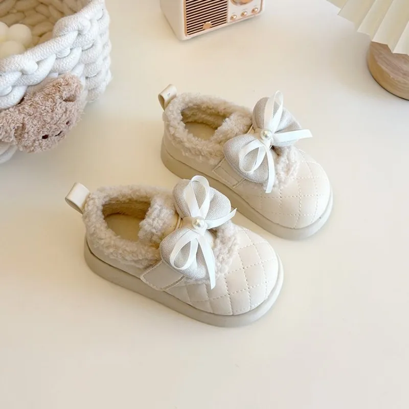 Kinder-Plüsch-Lederschuhe Winter Neue Warme Baumwollschuhe mit Dicker Sohle und Schleife für Mädchen Kleinkinder-Freizeitschuhe Kinder-Loafer – Detail 3