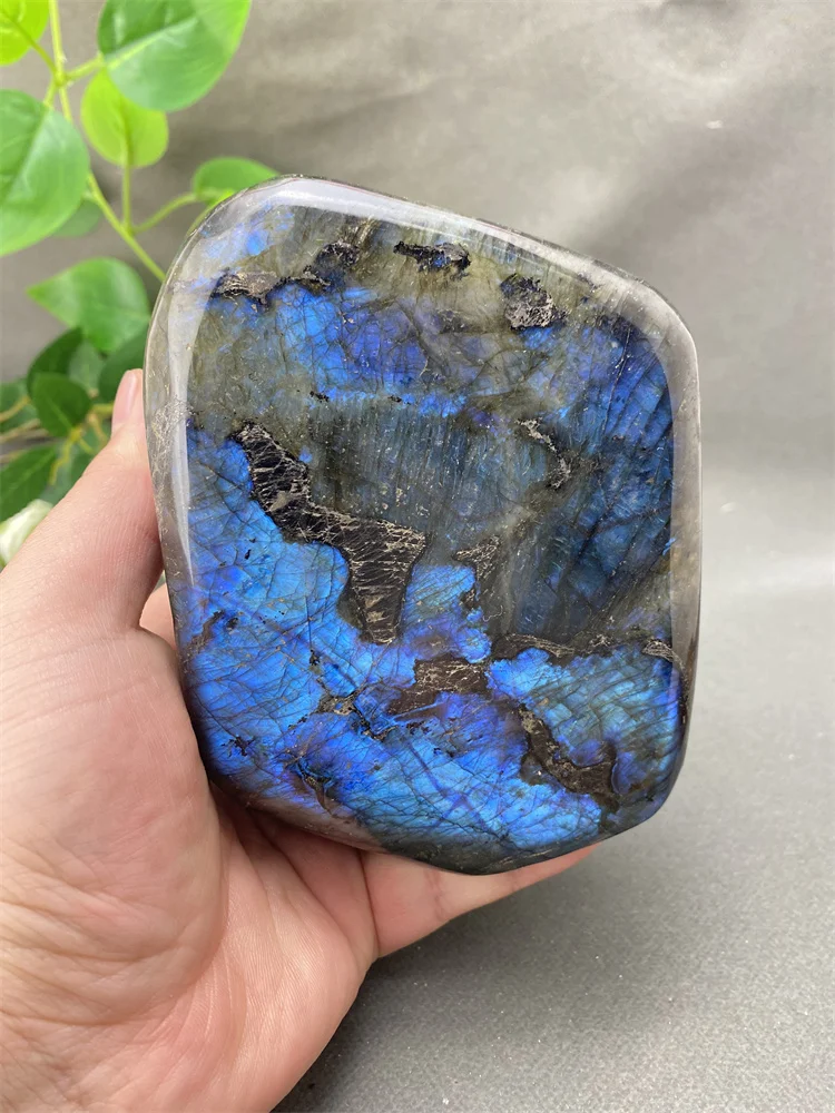 Natural Labradorite Crystal Stone Angel Feng Shui Home Decor Sacred Altar Ornament for Spiritual Healing