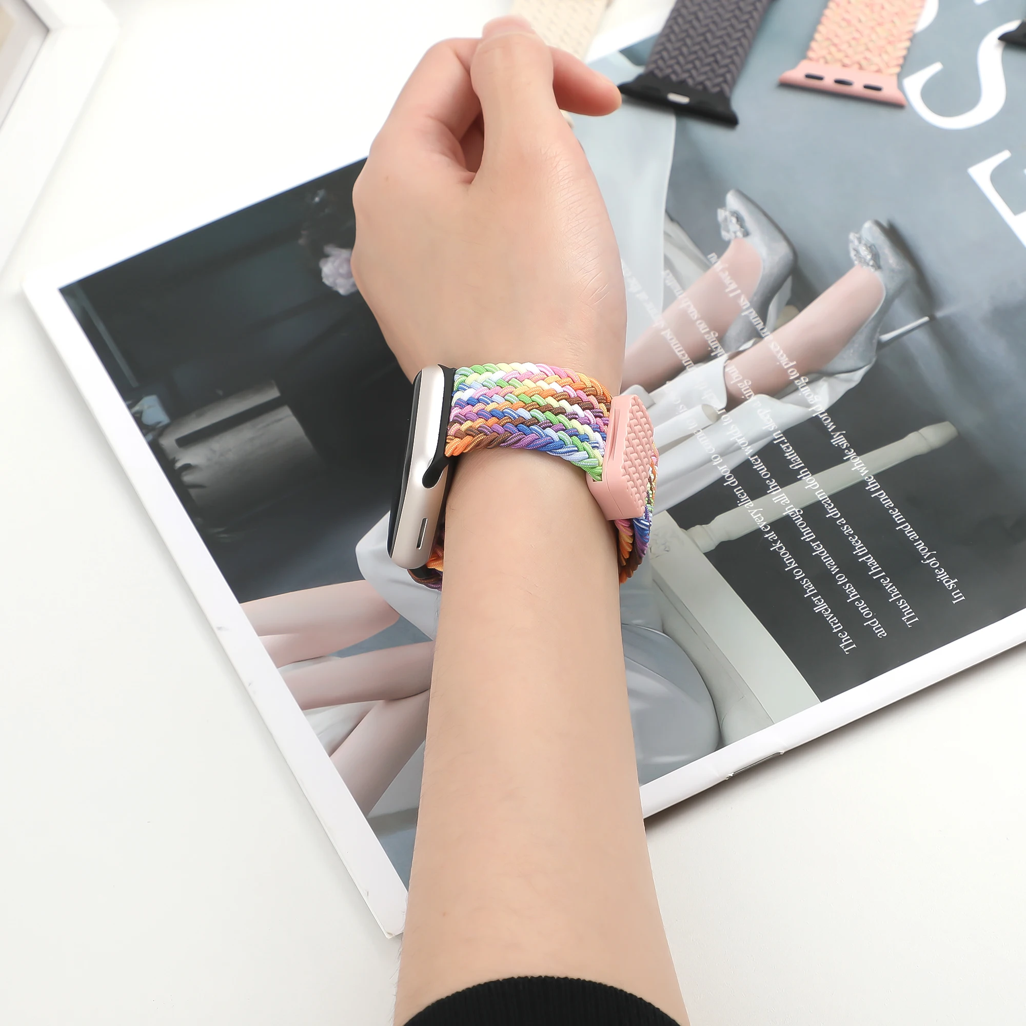 Apple Watch 밴드 용 땋은 스트랩 40mm 44mm 45mm 41mm 49mm 38mm Smartwatch 마그네틱 팔찌 iWatch 시리즈 10 se 7 8 9 Ultra 2