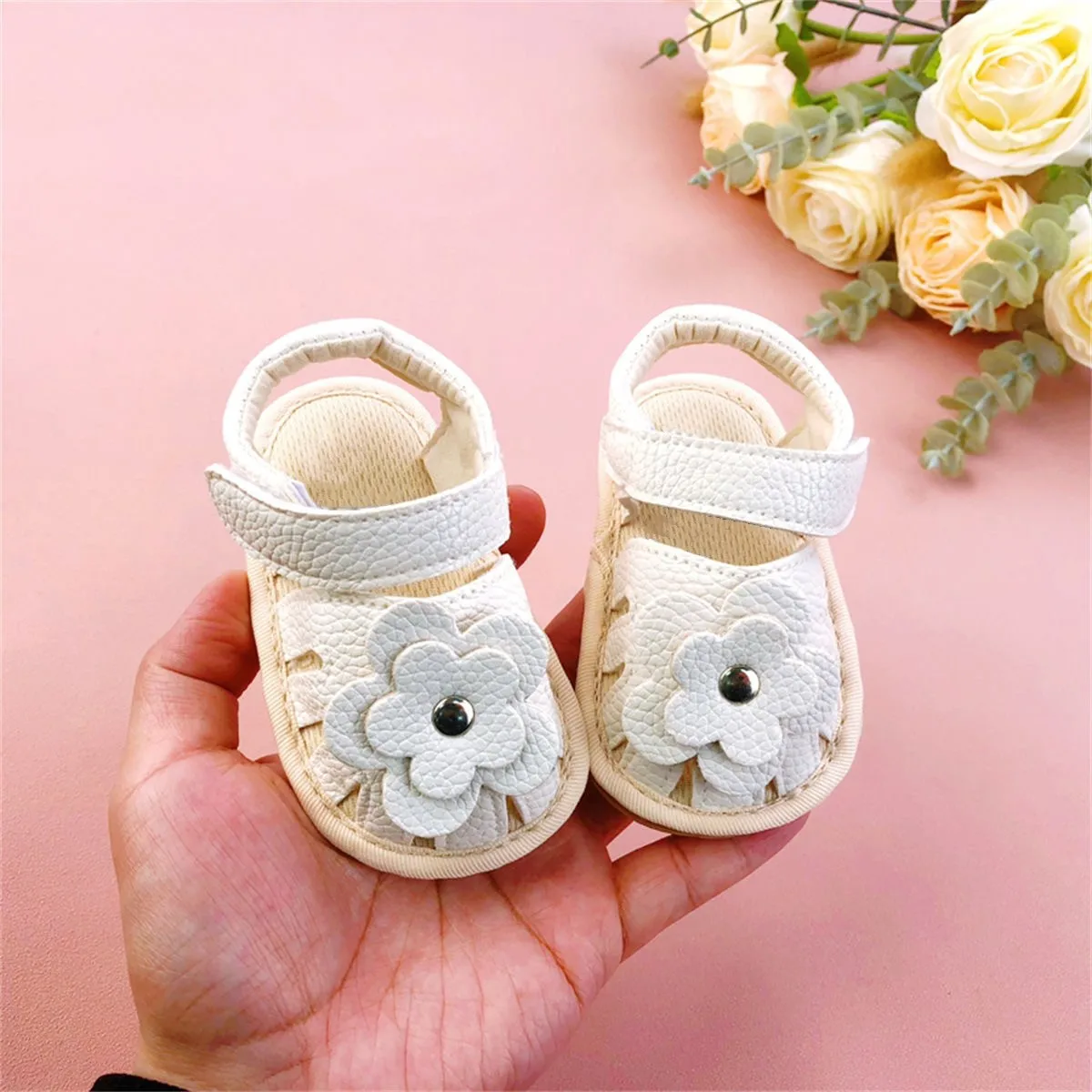 

New Baby Sandals Preschool Children's Flat Shoes Summer Sandals Flower Rubber Sole Anti slip Baby Bed Shoes First Step Walker