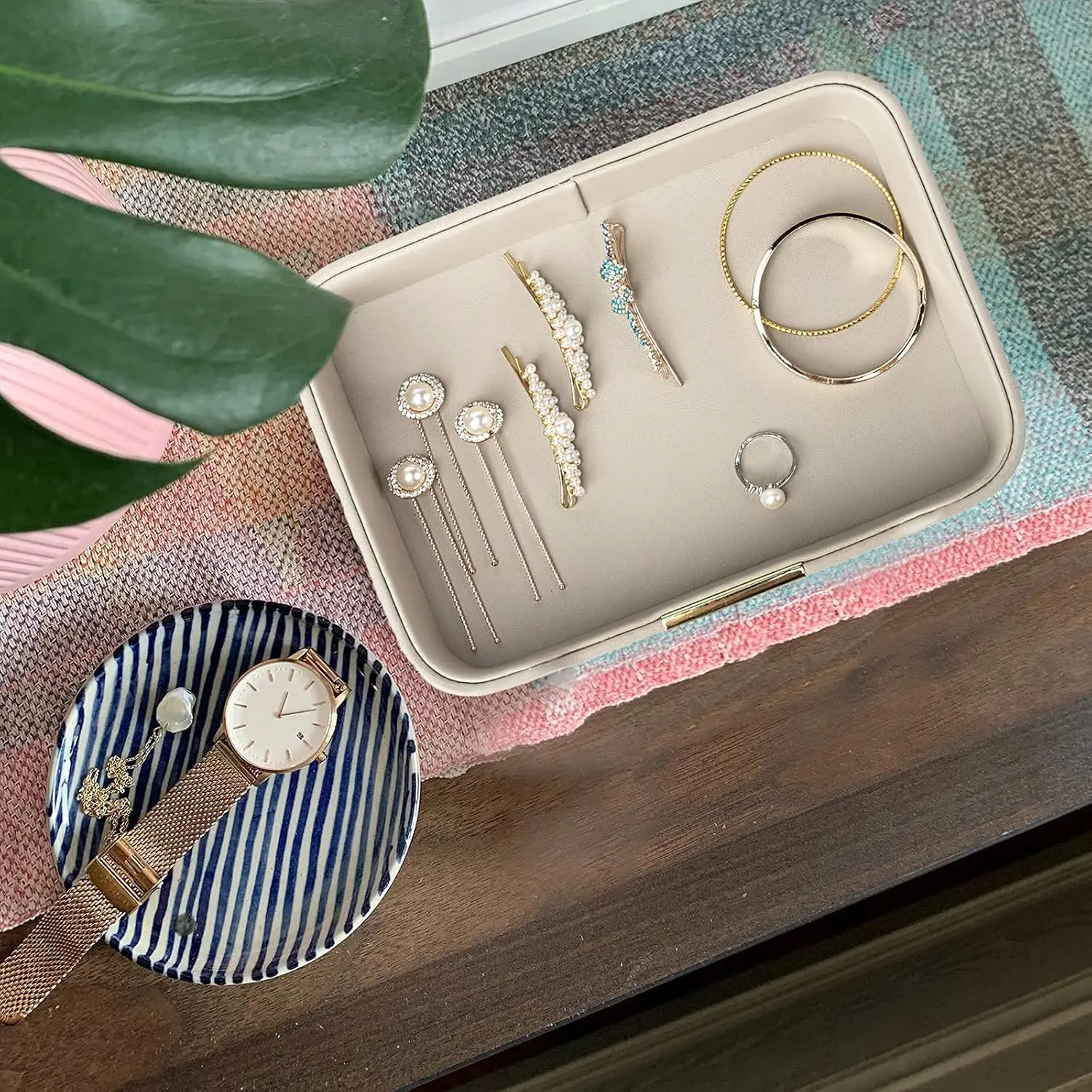 Luxury Leather Tray for Entryway Table – Grey Metal-Glided Organizer for Keys, Phone, Jewelry & Wallet